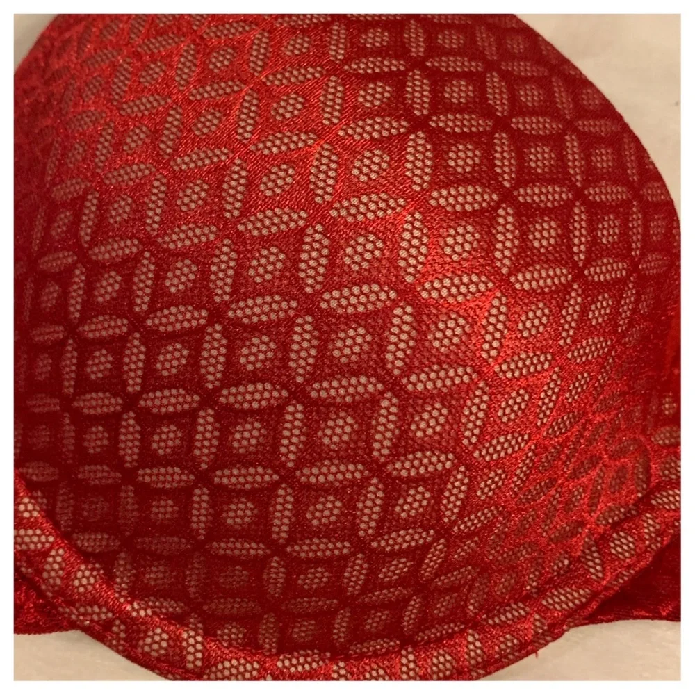 Red bra - Picture 5 of 5